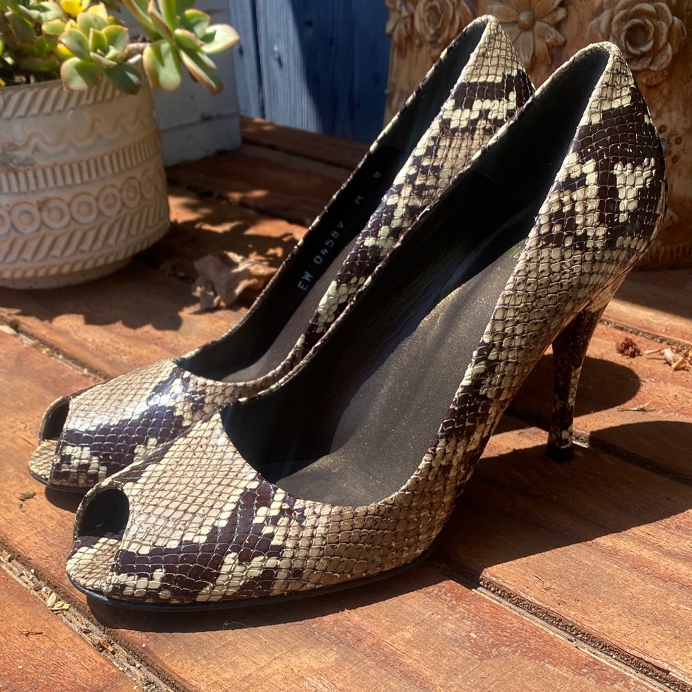 Stuart Weitzman Snakeskin Peep-Toe Heels size 8